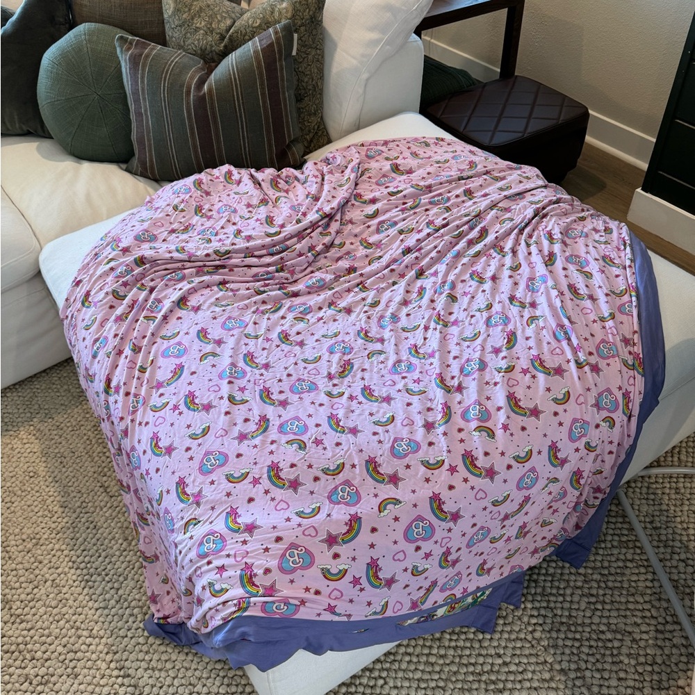 Posh Peanut Groovy Barbie and Friends Grand Luxe Blanket New Pink and Purple - Picture 3 of 4